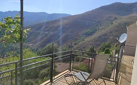 Maison de village avec vue sur les montagnes